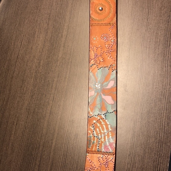 Fossil Embossed Leather multicolored floral embellished Belt - Picture 1 of 8
